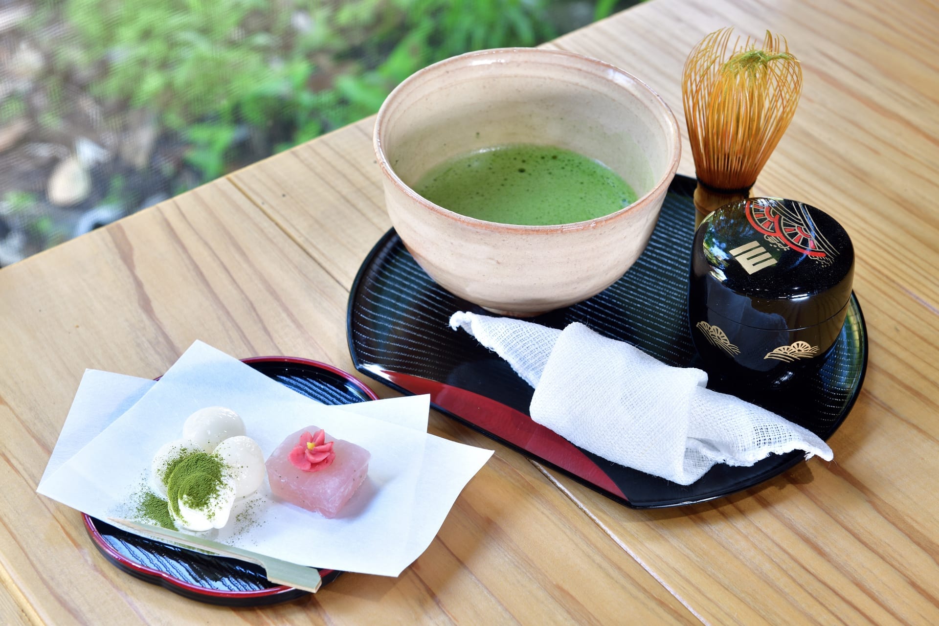 抹茶と季節の和菓子